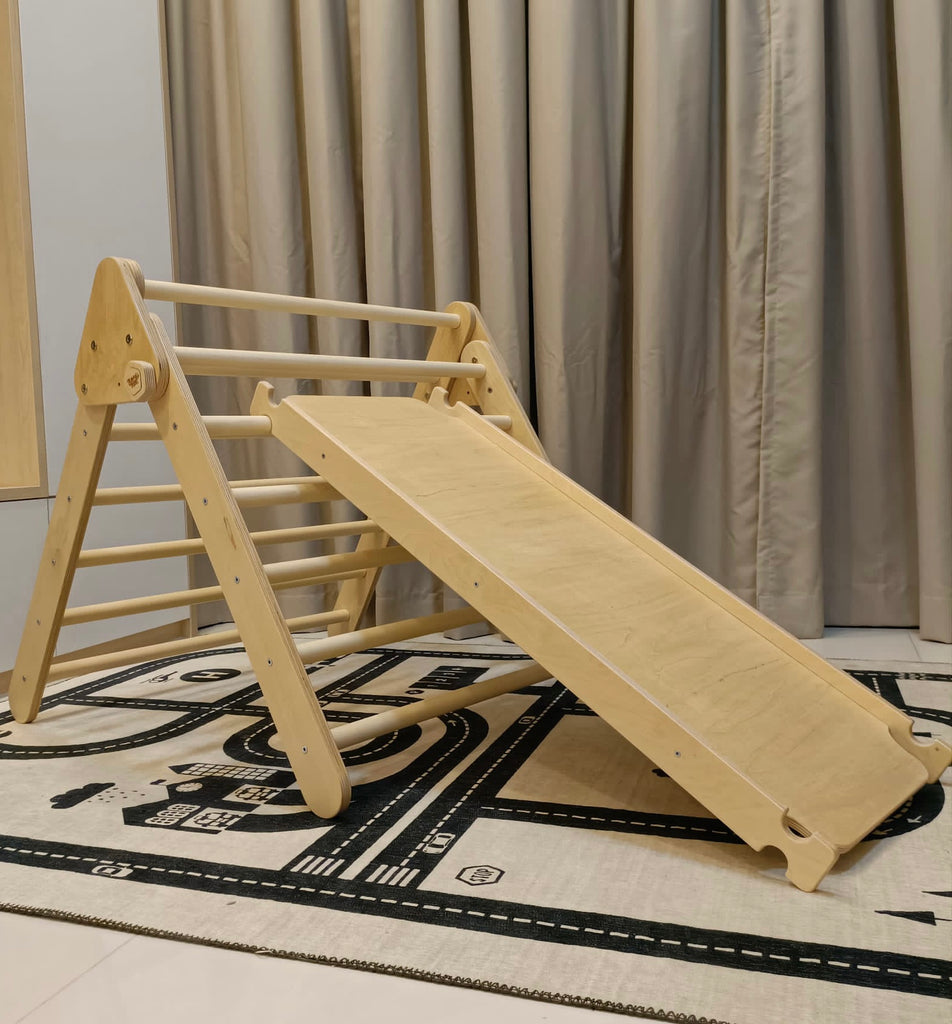 Little Climber Pikler Triangle dengan Ramp